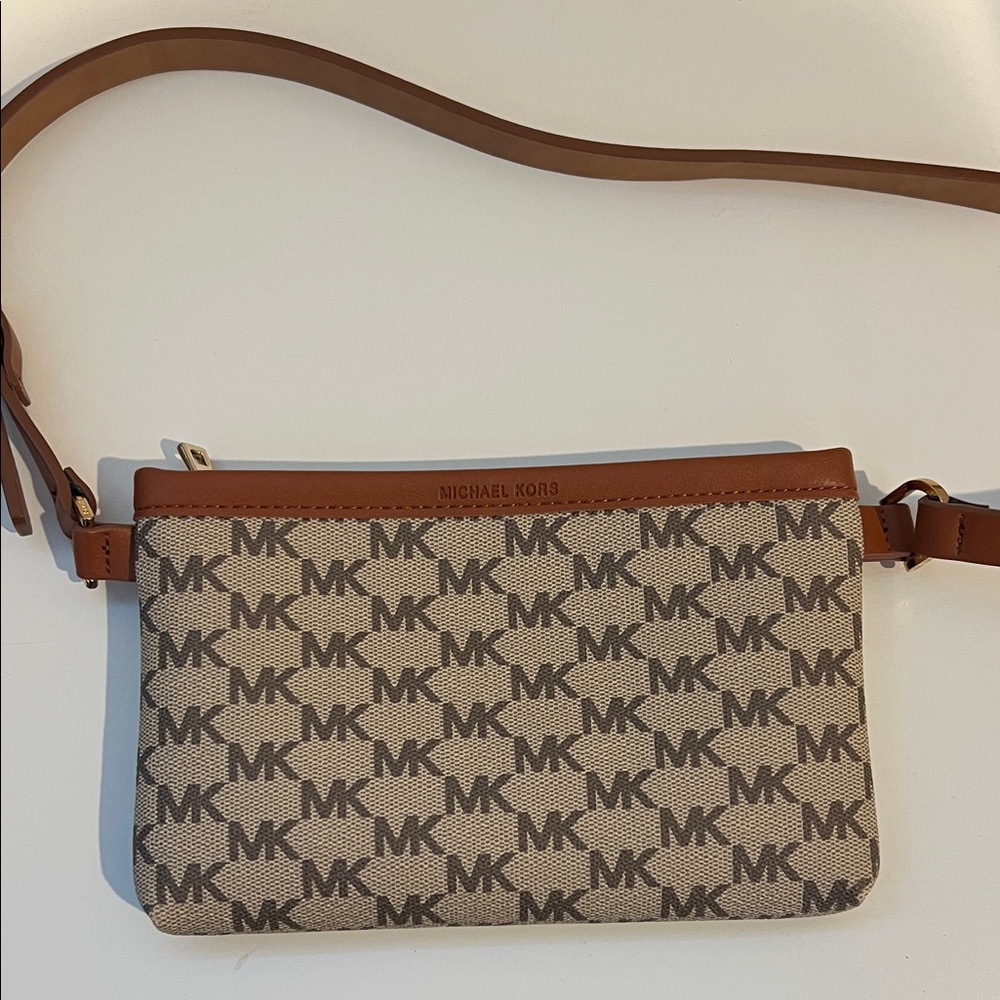 Michael Kors Belt Wallet/Bag